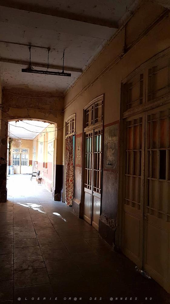 ORAN ECOLE PASTEUR QUI EST SQUATTEE (2).jpg